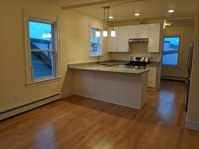 22 Leland St unit 3, Somerville, MA 02143 - photo 2