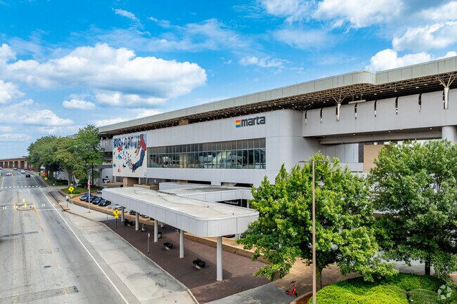 The King Memorial MARTA station is available to those in the area for commutes across Atlanta.