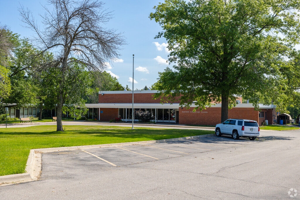 Madison Elementary School is located on Woodside Dr NW.