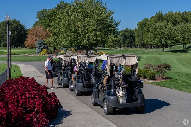 At the Grand Resort in Howling Center, golfers are preparing to tee off.
