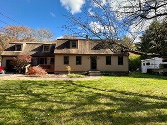 469 Barbers Pond Rd, South Kingstown, RI 02892