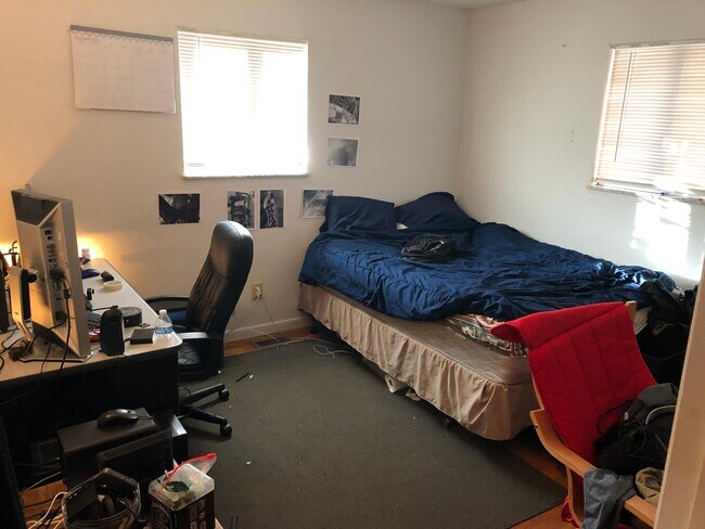 731 S Woodlawn Ave unit 731 Woodlawn Apt A, Bloomington, IN 47401 - photo 4