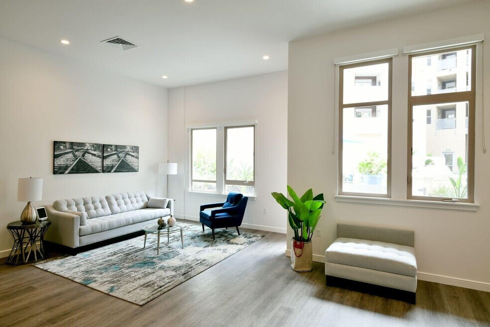 19550 Vallco Pkwy unit ID1280607P, Cupertino, CA 95014 - photo 1