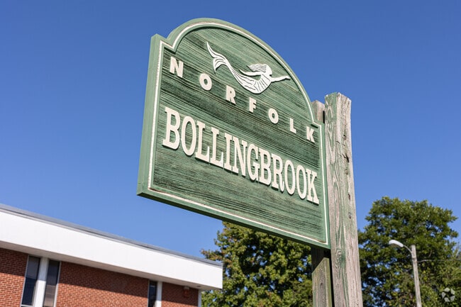 Bollingbrook and Cromwell Farms rest along the banks of Wayne Creek in Norfolk.