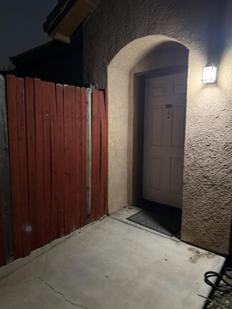 602 Yellow Meadow Ct Unit B, Bakersfield, CA 93308