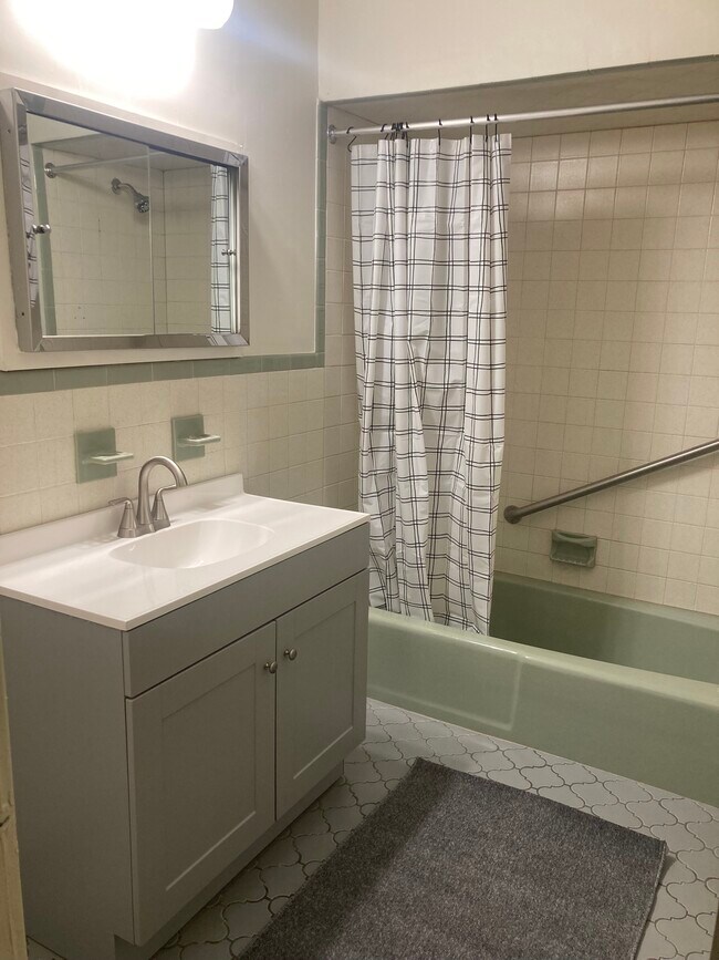 4949 Sansom St, Philadelphia, PA 19139