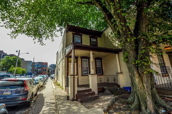 4028 Locust St unit 2, Philadelphia, PA 19104 - photo 2