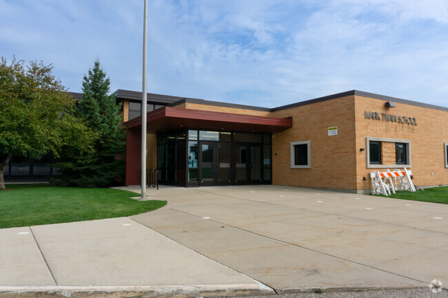 Mark Twain Elementary School serves students in the Niles community.