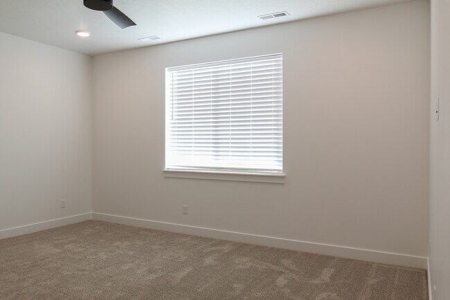 730 E 1250 S, Hyrum, UT 84319 - photo 6