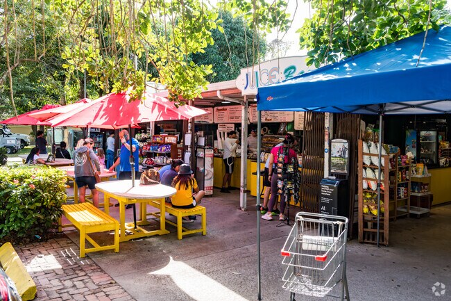 The Wayside Market has been serving the Snapper community for decades.