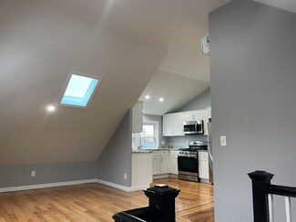157 4th St Unit 2B, Providence, RI 02906