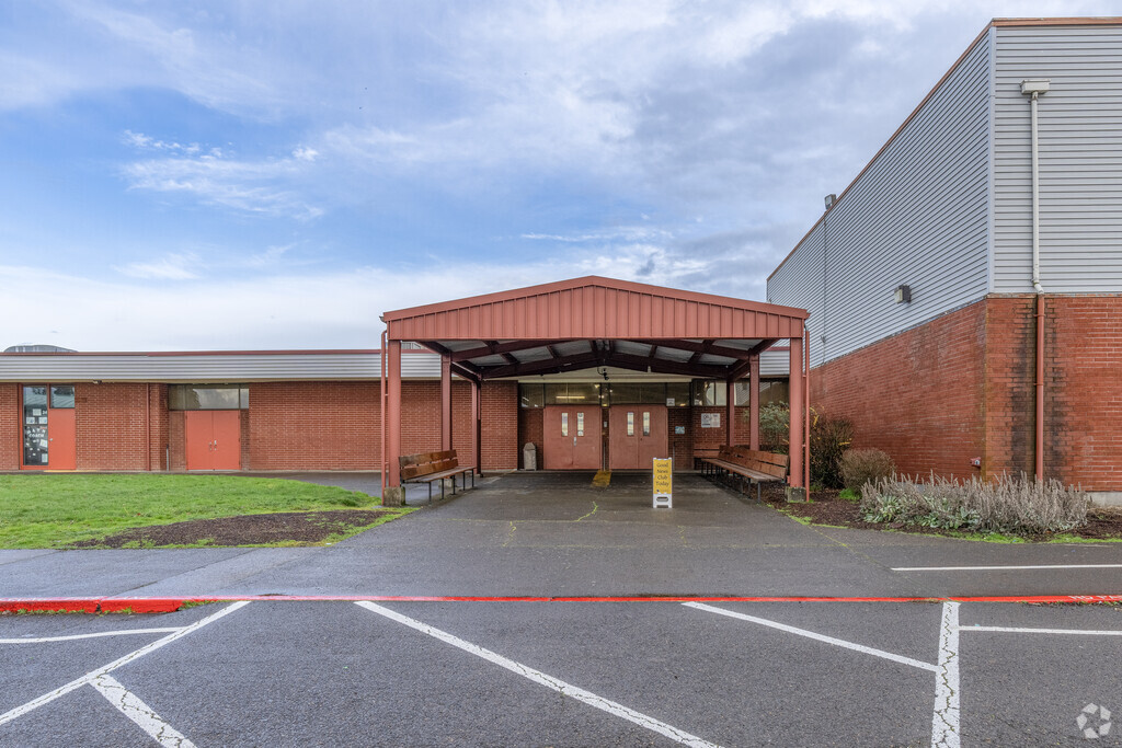Aumsville Elementary School Entrance.