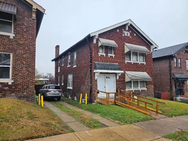 4645 Shirley Place unit A, Saint Louis, MO 63115 - photo 2