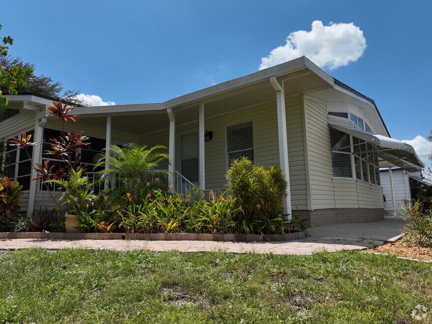 727 Periwinkle Cir, Sebastian, FL 32976 - photo 2