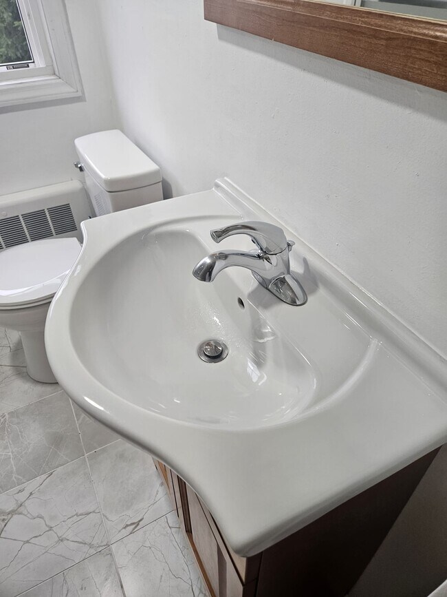 115 N Hull St unit 2nd floor, East Providence, RI 02914 - photo 7