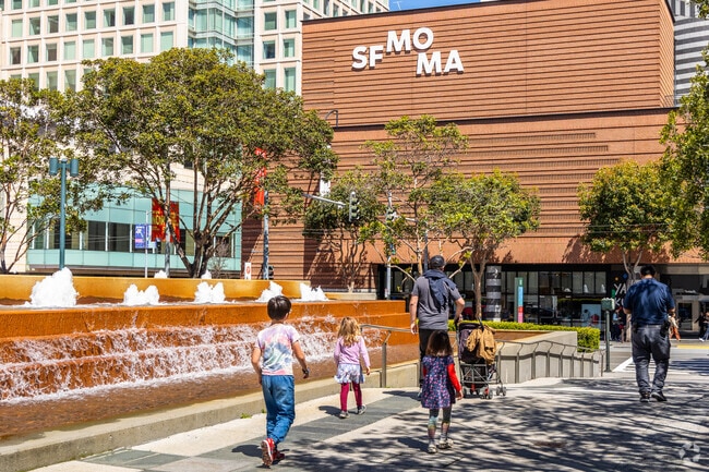 The museums in Yerba Buena draw families to this urban neighborhood.