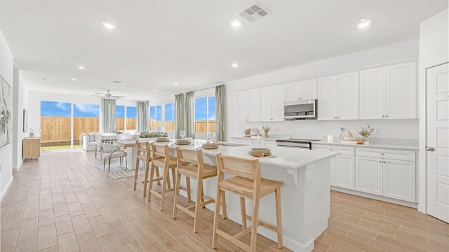 8727 Sagebrush Ave, Shafter, CA 93263 - photo 2