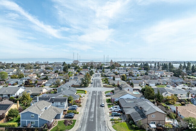Marina Point's suburban landscape is enhanced by its proximity to the Foster City lagoon.