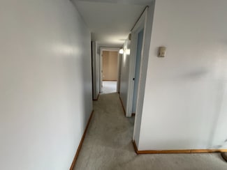 6139 Knoll Wood Rd, Willowbrook, IL 60527