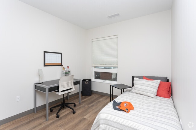 2BR, 1BA - Winterfest - 704-720 SF