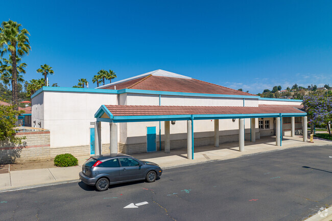 Sweetwater Springs Elementary School's student drop off zone features a shade cover.