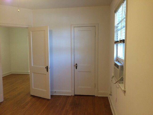 4025 Davis Place NW unit 3, Washington, DC 20007 - photo 2