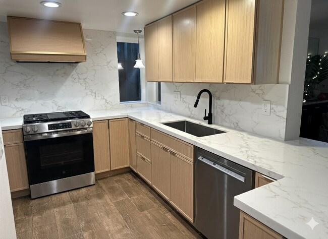 4010 Layang Cir unit a, Carlsbad, CA 92008 - photo 2