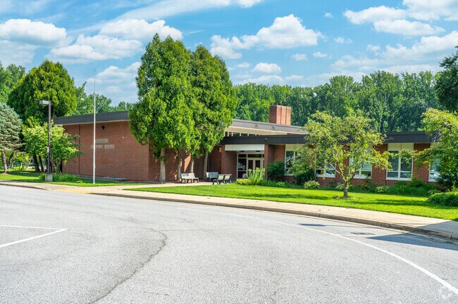 Millersville Elementary School located in Millersville has a student-teacher ratio of 14 to 1.