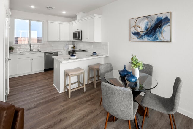 6525 Jacinto Way, Sacramento, CA 95823 - photo 4