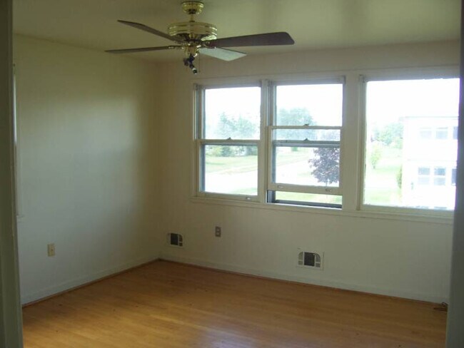 510 Invader St unit 520, Gwinn, MI 49841 - photo 5