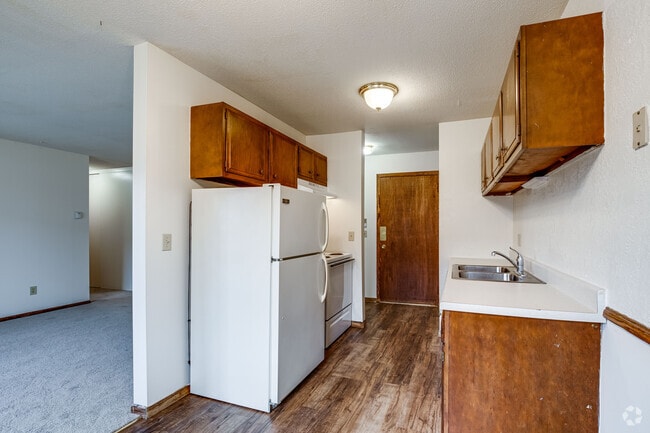 1BR, !BA - 700SF - Kitchen