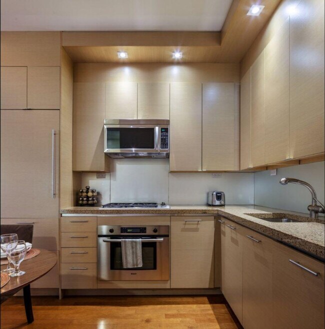 1600 Broadway on the Square Condominium unit ID1358541P, New York, NY 10019 - photo 7