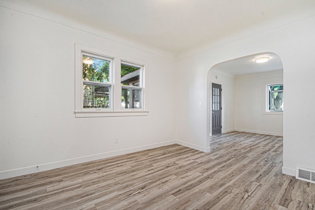 1036 Park St SW, Grand Rapids, MI 49504 - photo 6