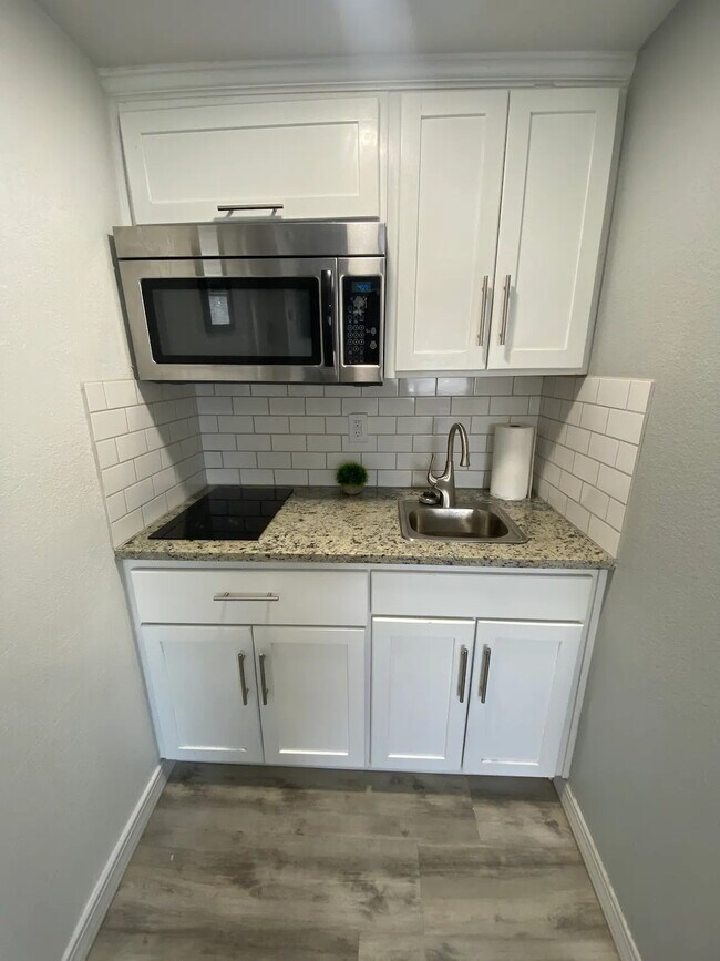 3831 Monroe Ave unit 3831 Monroe Ave Unit, El Paso, TX 79930 - photo 7