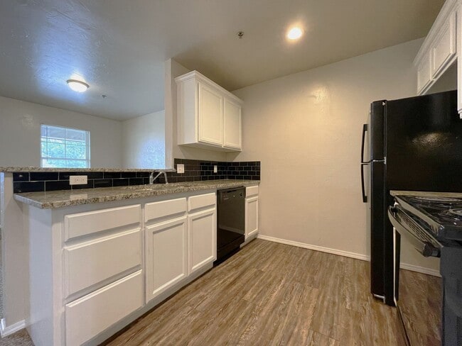 2442 NW 39th St unit 204, Oklahoma City, OK 73112 - photo 7