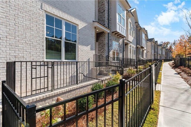 606 Goldsmith Ct unit 114, Johns Creek, GA 30022 - photo 5