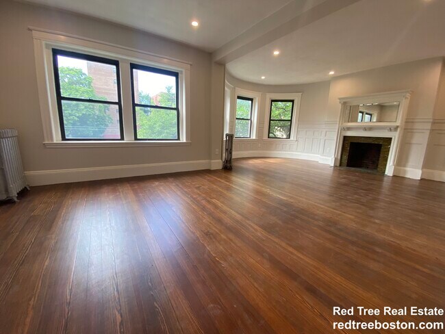 1855 Beacon St unit 2, Brookline, MA 02445 - photo 4