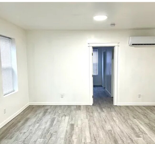 2131 Williams Ave unit 1, Cincinnati, OH 45212 - photo 5