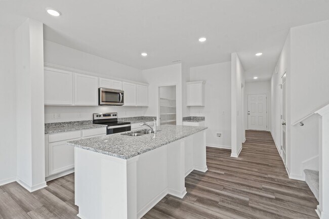 110 Stonebrook Dr unit 36494746, Hutto, TX 78634 - photo 3