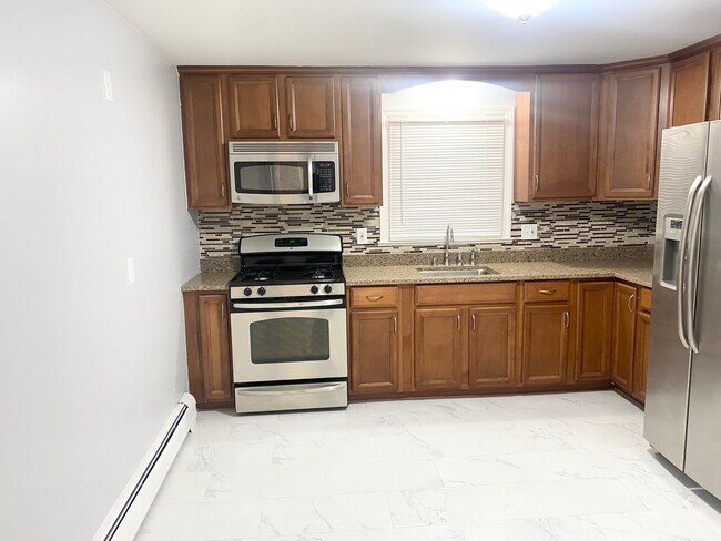 317 Alexander Ave unit 2, Bridgeport, CT 06606 - photo 6