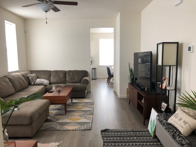 4443 Silver Cedar Ln, Sacramento, CA 95834 - photo 2