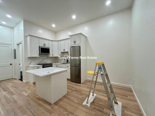 464 Beacon St unit 2F, Boston, MA 02115 - photo 2
