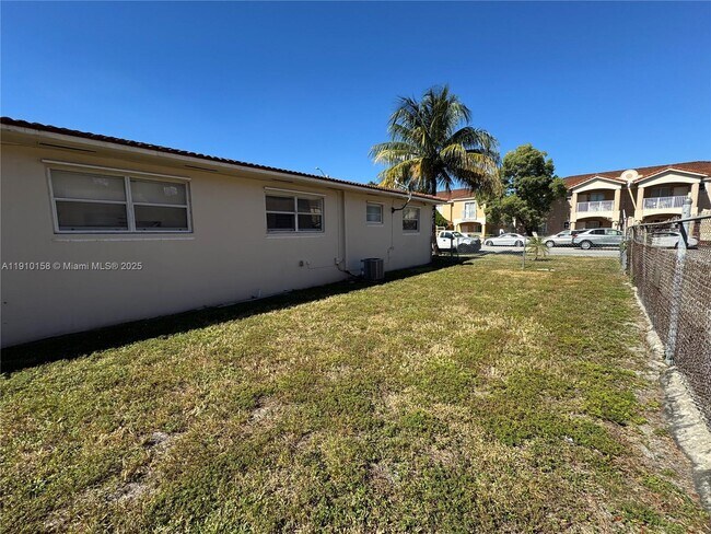 334 E 2nd St, Hialeah, FL 33010 - photo 3