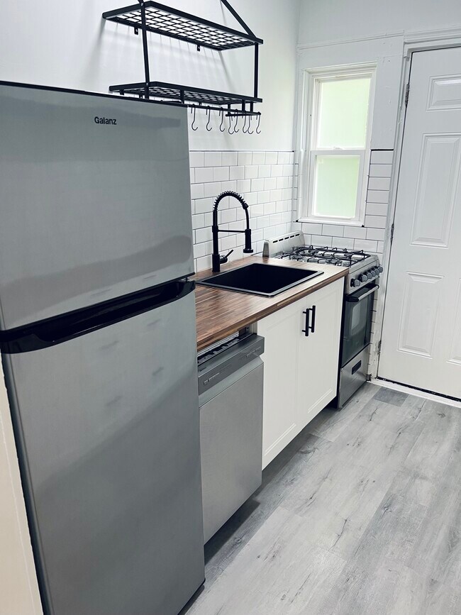 3635 Radford St unit C, Norfolk, VA 23513 - photo 5