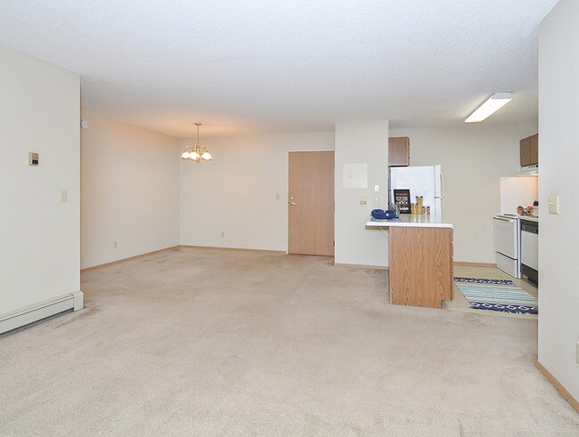 Wyndemere Apartments, Saint Cloud, MN 56301 - photo 2