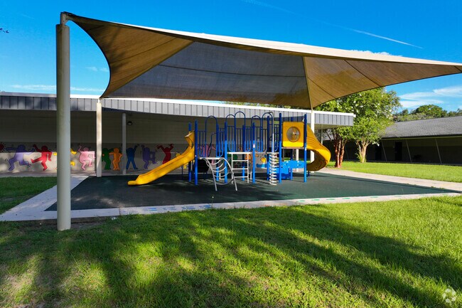 The Oakcrest Elementary School
playground has a unique design and is covered.