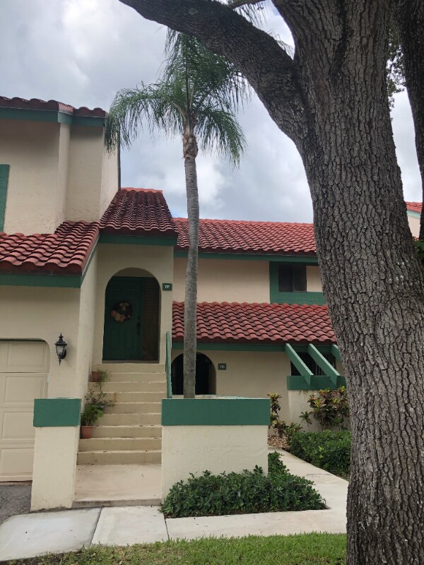 7 Lexington Ln E Unit F, Palm Beach Gardens, FL 33418