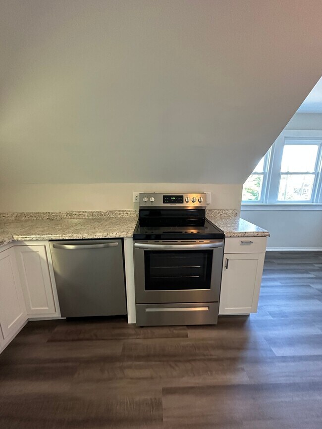 4173 Forest Ave unit 4, Cincinnati, OH 45212 - photo 6