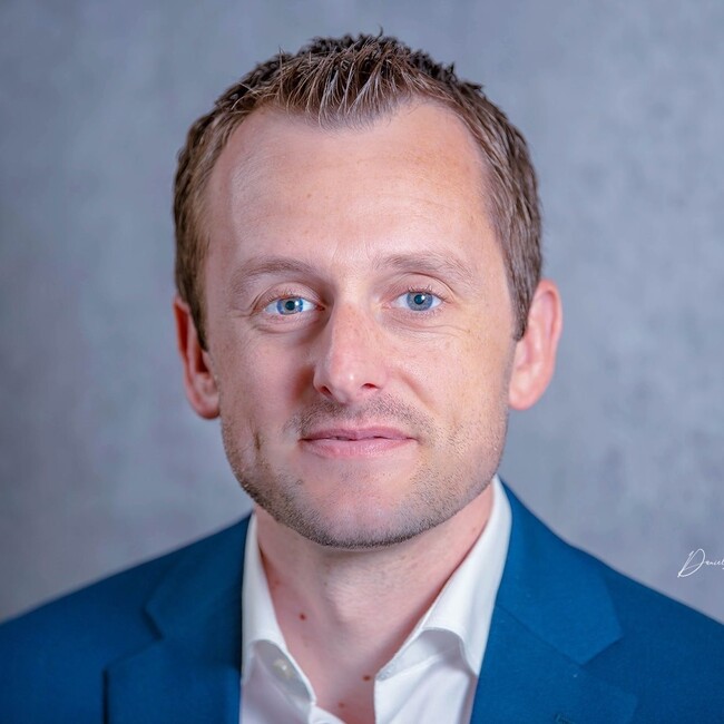 Agent Photo
