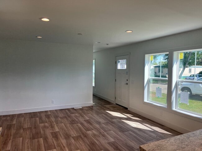 800 Woodland Trail, Mandan, ND 58554 - photo 3